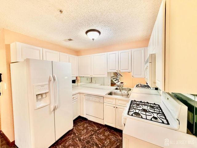 191 Prestwick Way, Edison, NJ 08820