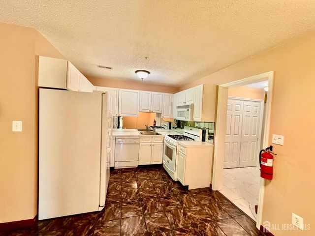 191 Prestwick Way, Edison, NJ 08820