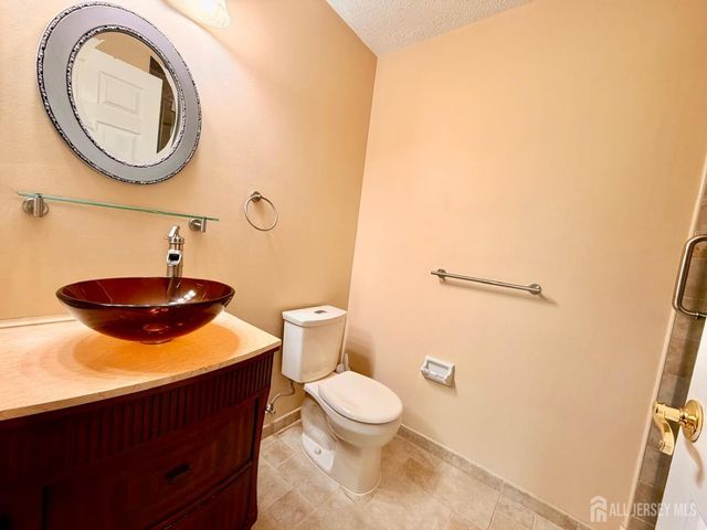 191 Prestwick Way, Edison, NJ 08820