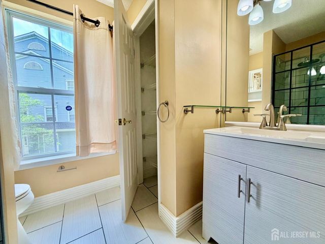 191 Prestwick Way, Edison, NJ 08820