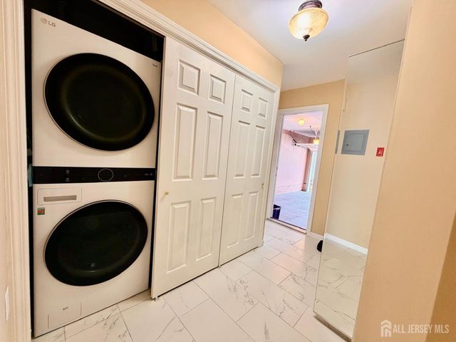 191 Prestwick Way, Edison, NJ 08820