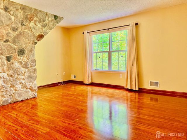 191 Prestwick Way, Edison, NJ 08820