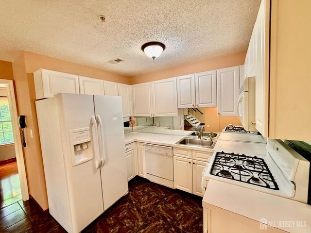 191 Prestwick Way, Edison, NJ 08820