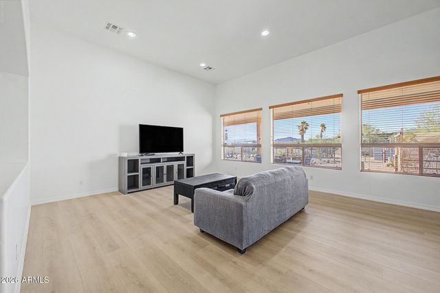 1120 E CIRCLE MOUNTAIN Road, New River, AZ 85087
