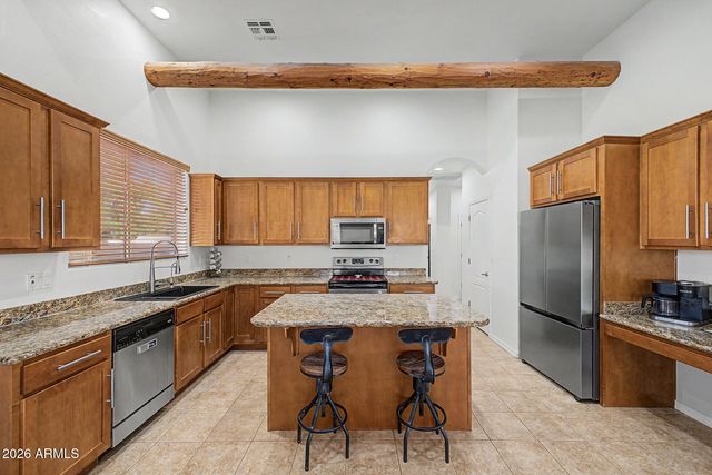 1120 E CIRCLE MOUNTAIN Road, New River, AZ 85087