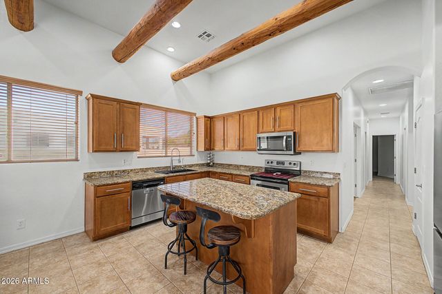 1120 E CIRCLE MOUNTAIN Road, New River, AZ 85087