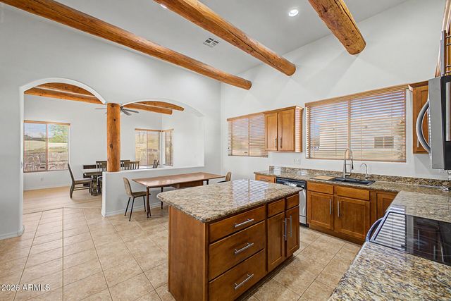 1120 E CIRCLE MOUNTAIN Road, New River, AZ 85087