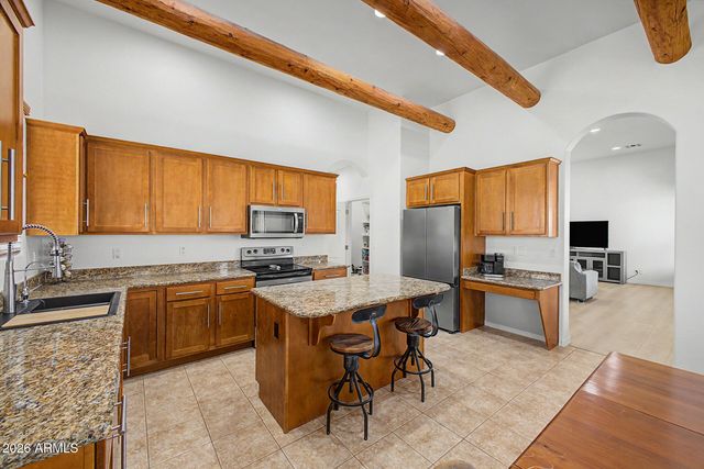 1120 E CIRCLE MOUNTAIN Road, New River, AZ 85087
