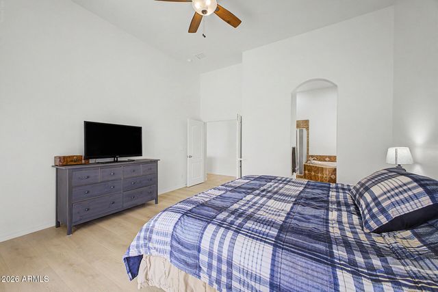 1120 E CIRCLE MOUNTAIN Road, New River, AZ 85087