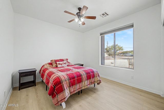 1120 E CIRCLE MOUNTAIN Road, New River, AZ 85087