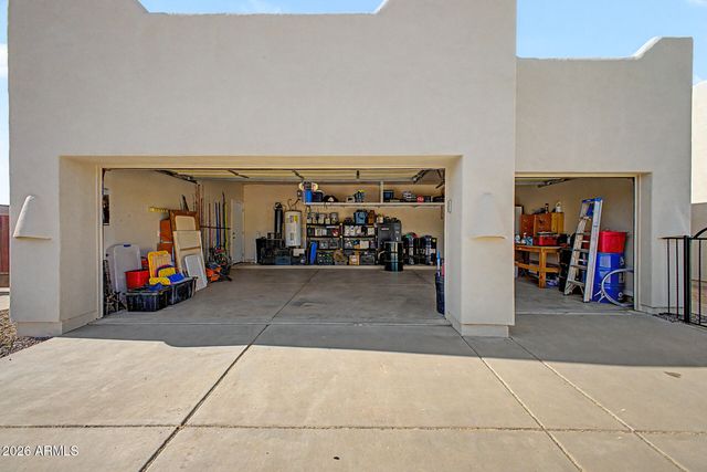 1120 E CIRCLE MOUNTAIN Road, New River, AZ 85087