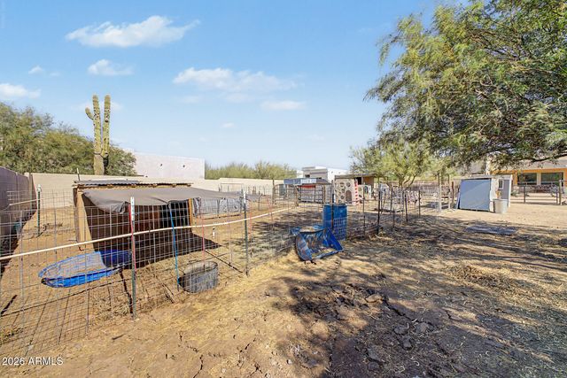 1120 E CIRCLE MOUNTAIN Road, New River, AZ 85087