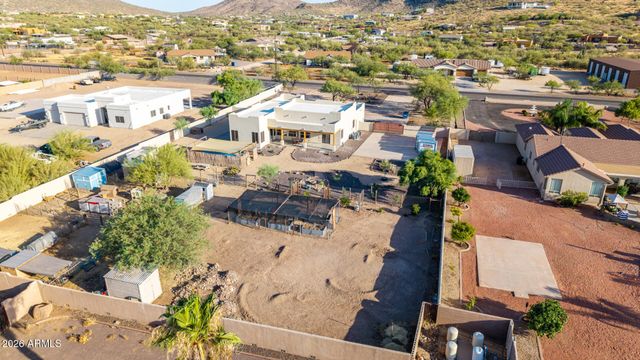 1120 E CIRCLE MOUNTAIN Road, New River, AZ 85087