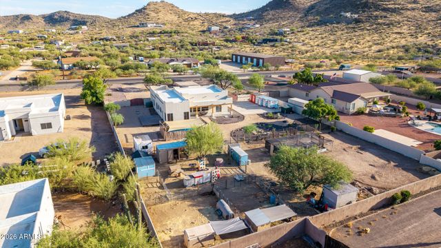 1120 E CIRCLE MOUNTAIN Road, New River, AZ 85087
