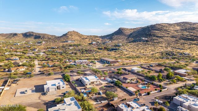 1120 E CIRCLE MOUNTAIN Road, New River, AZ 85087