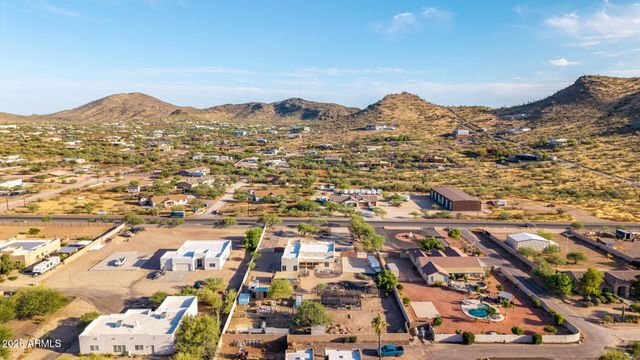 1120 E CIRCLE MOUNTAIN Road, New River, AZ 85087