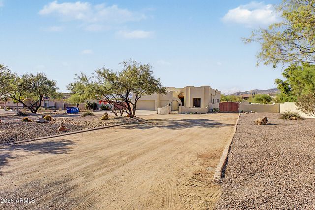 1120 E CIRCLE MOUNTAIN Road, New River, AZ 85087