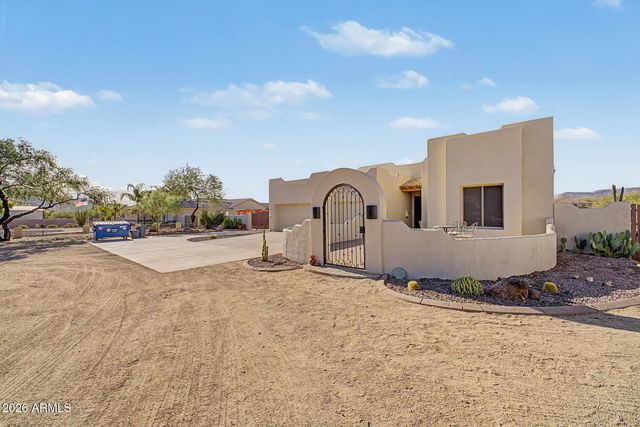 1120 E CIRCLE MOUNTAIN Road, New River, AZ 85087