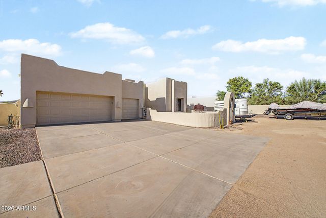 1120 E CIRCLE MOUNTAIN Road, New River, AZ 85087