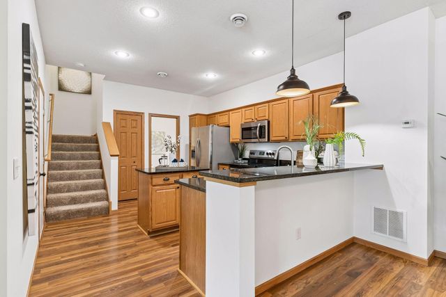 3440 Cherry Lane F, Woodbury, MN 55129