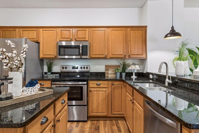 3440 Cherry Lane F, Woodbury, MN 55129
