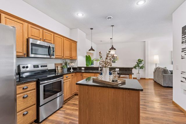 3440 Cherry Lane F, Woodbury, MN 55129