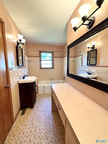 2103 Shannonhouse Road SW, Huntsville, AL 35803
