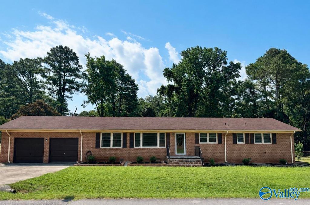 2103 Shannonhouse Road SW, Huntsville, AL 35803