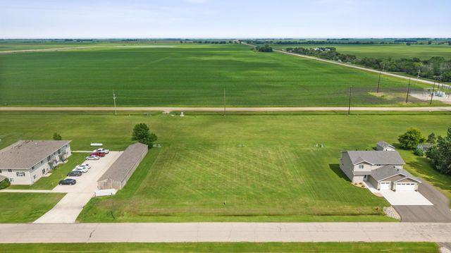 302 5th Street S, Fairmount, ND 58030