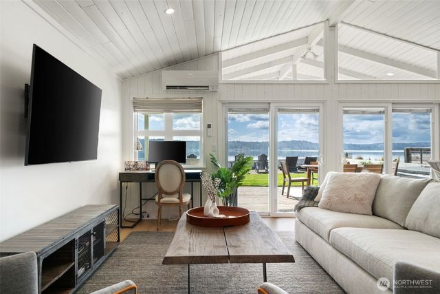 101 NE Lynnwood Loop, Belfair, WA 98528