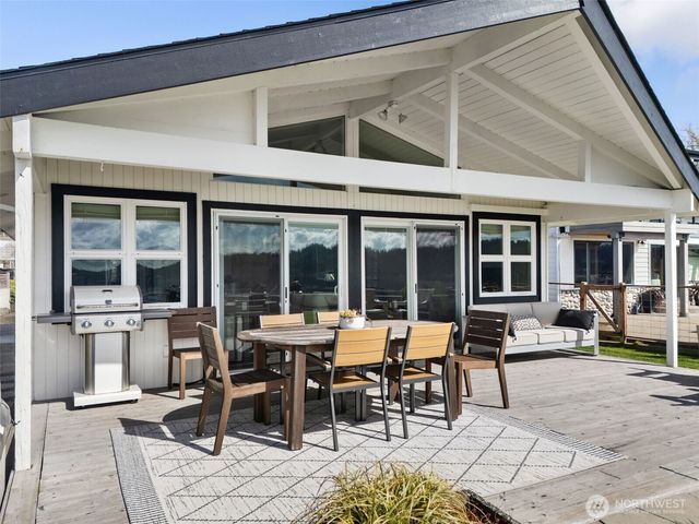 101 NE Lynnwood Loop, Belfair, WA 98528