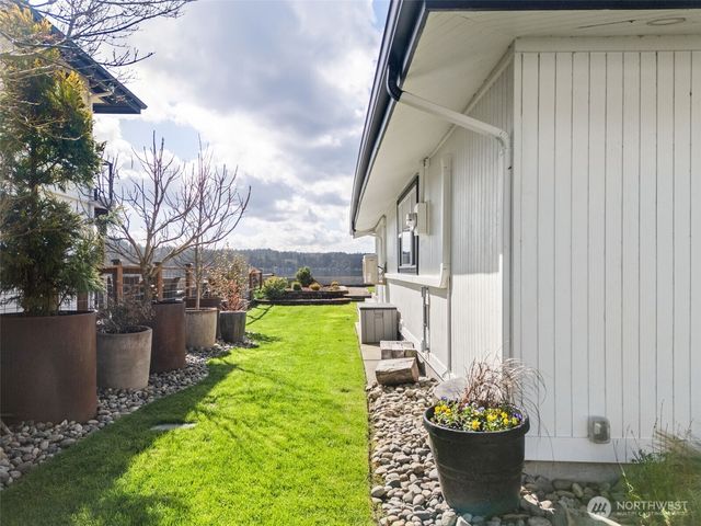 101 NE Lynnwood Loop, Belfair, WA 98528