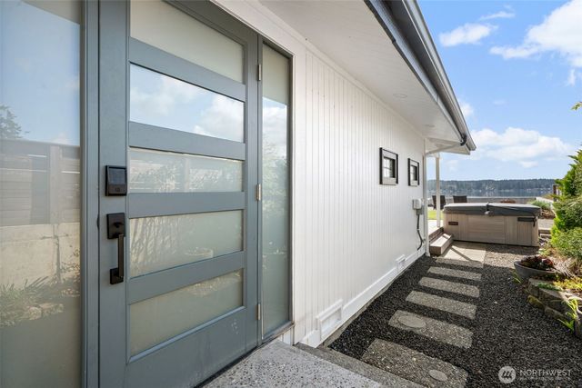 101 NE Lynnwood Loop, Belfair, WA 98528