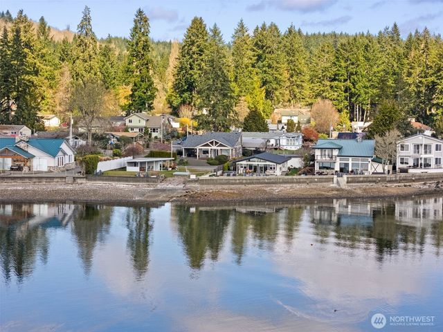 101 NE Lynnwood Loop, Belfair, WA 98528