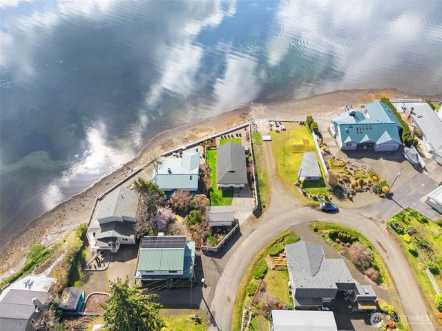 101 NE Lynnwood Loop, Belfair, WA 98528