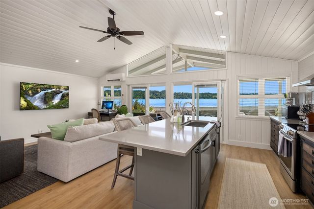 101 NE Lynnwood Loop, Belfair, WA 98528