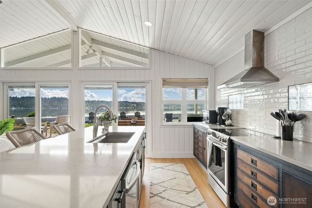 101 NE Lynnwood Loop, Belfair, WA 98528