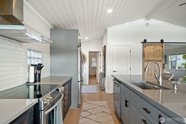 101 NE Lynnwood Loop, Belfair, WA 98528