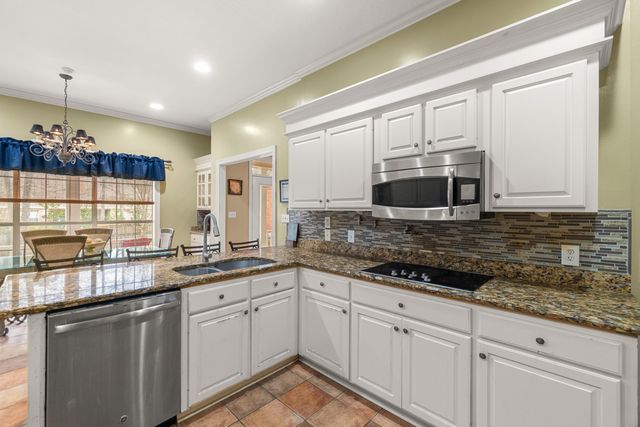 92 Highpointe Dr., Hattiesburg, MS 39402