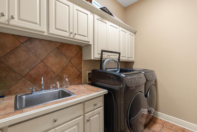 92 Highpointe Dr., Hattiesburg, MS 39402