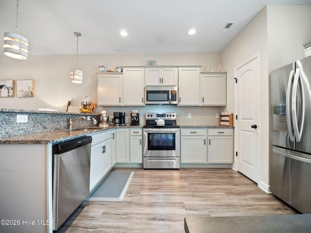 16 Outrigger Drive, Swansboro, NC 28584