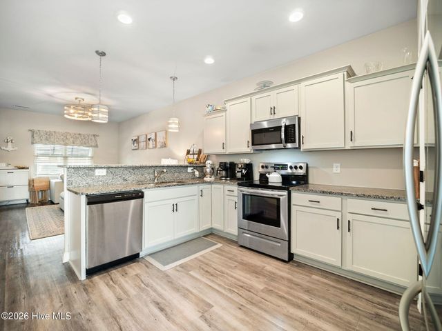 16 Outrigger Drive, Swansboro, NC 28584