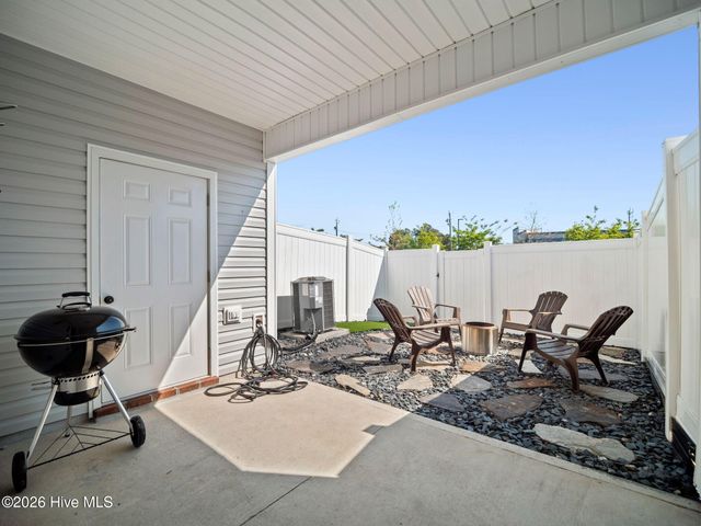 16 Outrigger Drive, Swansboro, NC 28584