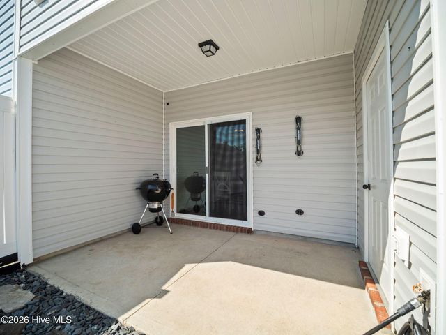 16 Outrigger Drive, Swansboro, NC 28584