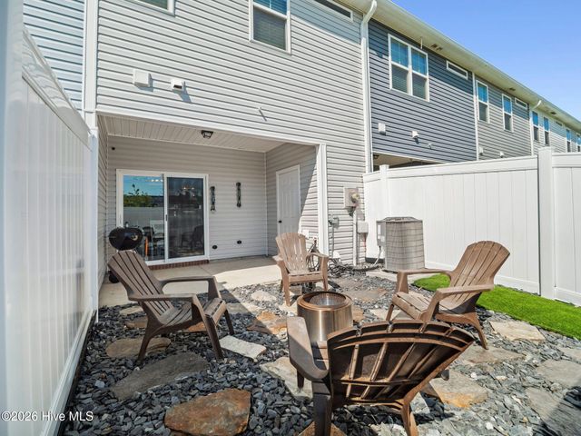 16 Outrigger Drive, Swansboro, NC 28584