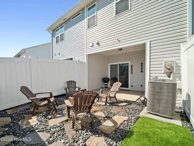 16 Outrigger Drive, Swansboro, NC 28584