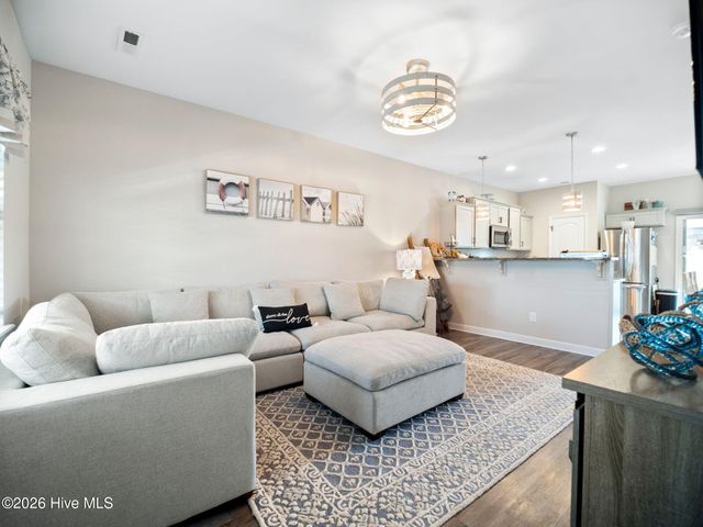 16 Outrigger Drive, Swansboro, NC 28584