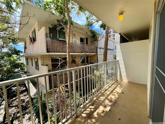1036 Green Street 204, Honolulu, HI 96822