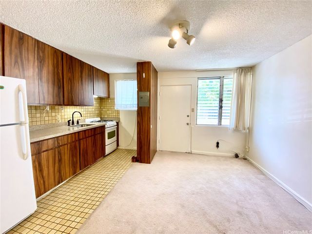 1036 Green Street 204, Honolulu, HI 96822