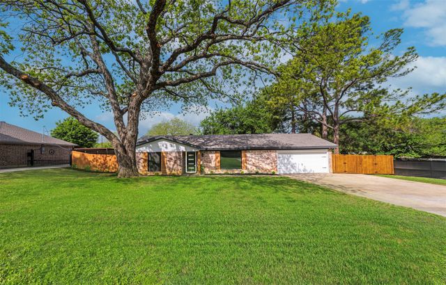 2004 Tarver Road, Burleson, TX 76028